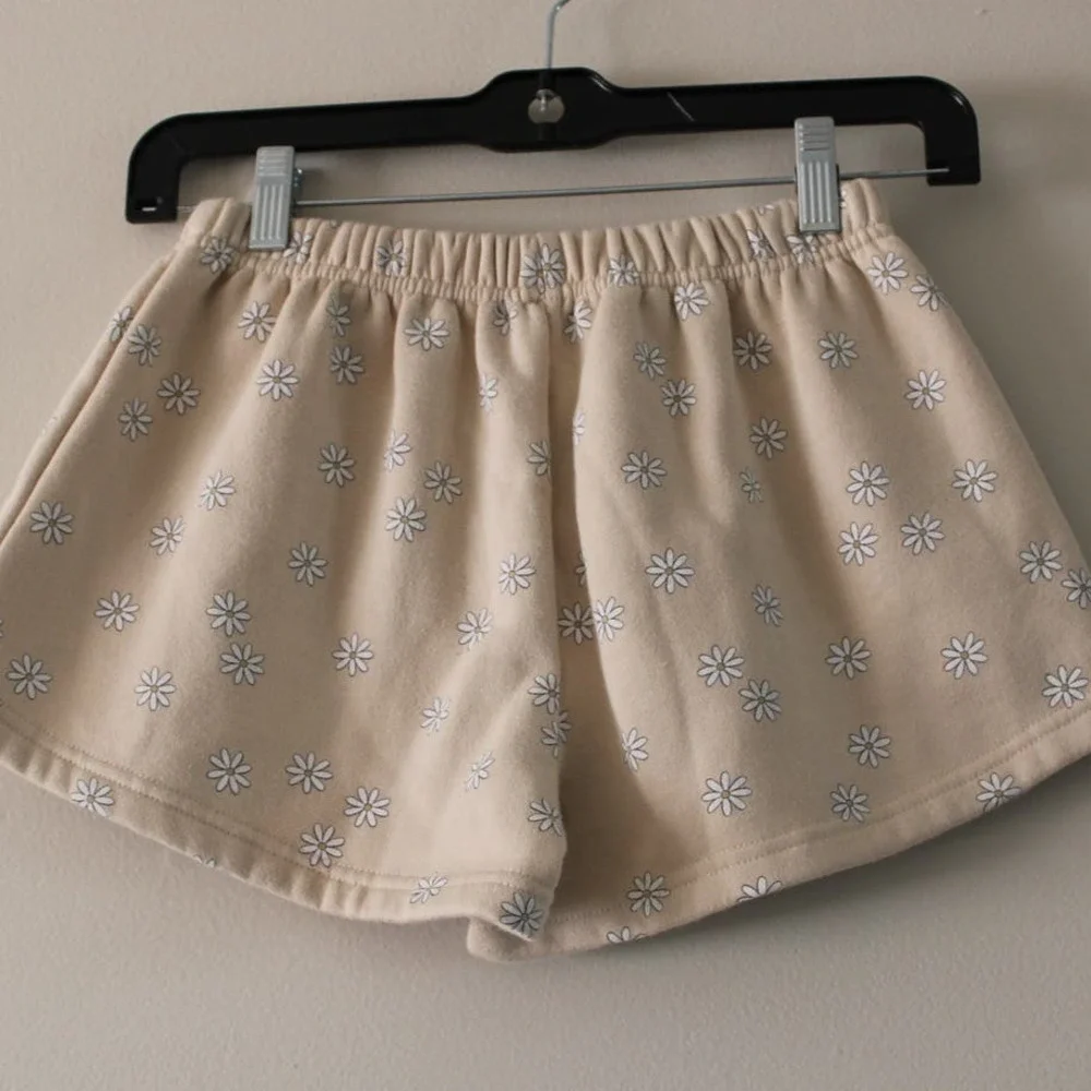 NWT Rylee and Cru Daisy‎ Confetti Shorts Cream Pull On Style 12-14